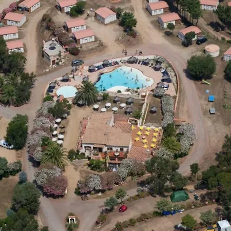 Шале Zecamping 3 Etoiles A 1km De La Piscine Jacuzzi Animaux Acceptes