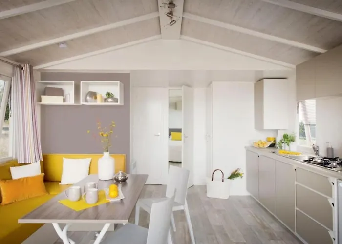 Chalet Zecamping 3 Etoiles A 1km De La Piscine Jacuzzi Animaux Acceptes *